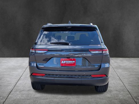 New 2025 Jeep Grand Cherokee Limited w/ Luxury Tech Group II image 5