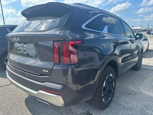 Certified 2026 Kia Sorento S w/ S Panoramic Sunroof Package AWD/4WD image 5