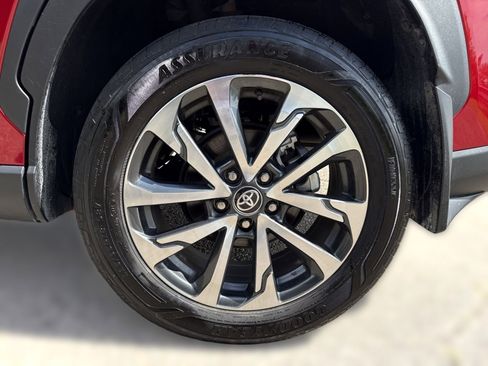 Used 2025 Toyota Corolla Cross XLE w/ Convenience Package FWD image 21