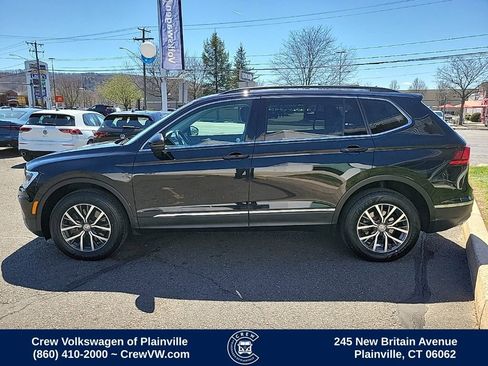 Used 2018 Volkswagen Tiguan SE w/ Panoramic Sunroof Package image 25