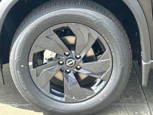 New 2026 Nissan Rogue SV FWD image 4