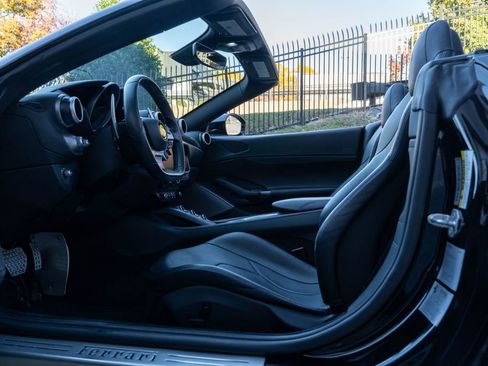Used 2019 Ferrari Portofino image 30