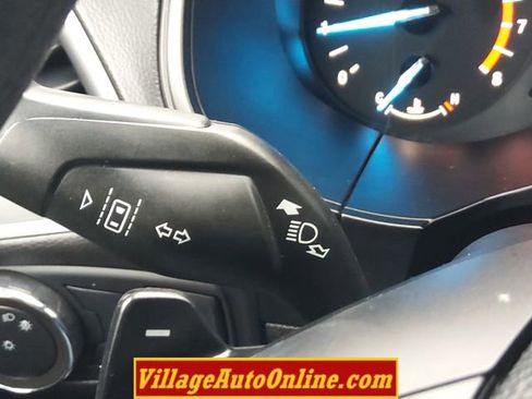 Used 2020 Ford Edge SE image 17