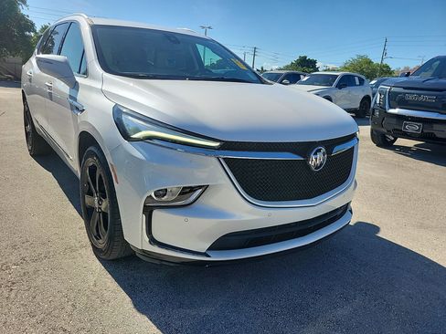 Used 2024 Buick Enclave Essence w/ Sport Touring Edition image 5