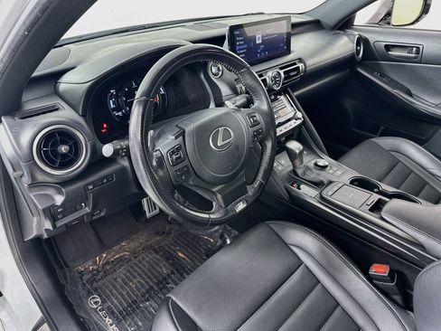 Used 2022 Lexus IS 350 F Sport RWD image 9