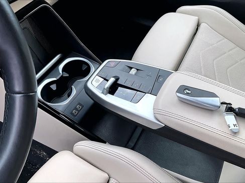 Certified 2025 BMW X1 xDrive28i AWD/4WD image 16