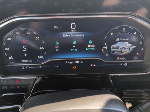 Used 2025 Chevrolet Silverado 1500 LT AWD/4WD image 13