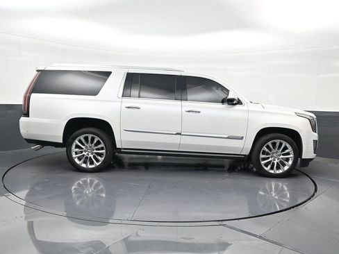 Used 2019 Cadillac Escalade ESV Premium Luxury RWD image 7