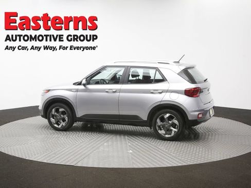 Used 2024 Hyundai Venue SEL FWD image 61