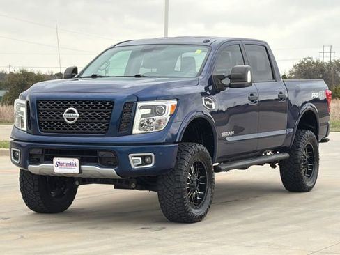 Used 2017 Nissan Titan PRO-4X w/ Pro-4x Convenience Package image 3