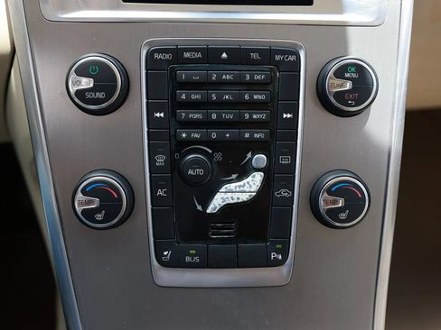 Used 2013 Volvo XC60 3.2 Premier Plus FWD image 34