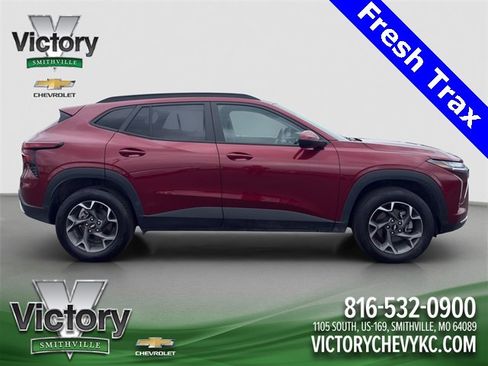 Used 2024 Chevrolet Trax LT image 7