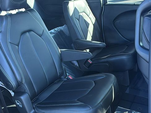 New 2026 Chrysler Voyager LX image 14