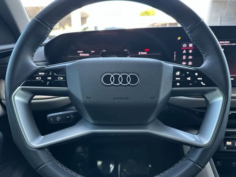 Used 2025 Audi Q5 Premium w/ Convenience Package AWD/4WD image 24