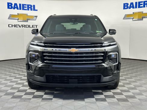 Used 2024 Chevrolet Traverse LT w/ Enhanced Driving Package image 2