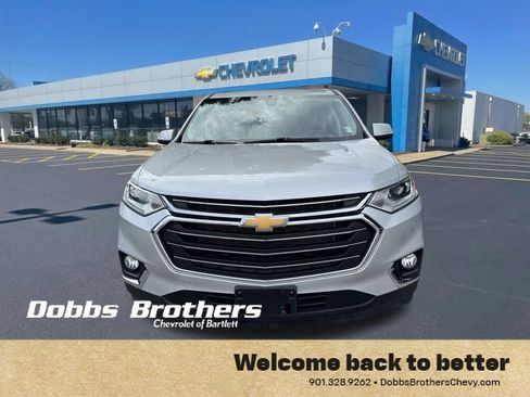 Used 2021 Chevrolet Traverse LT FWD image 2