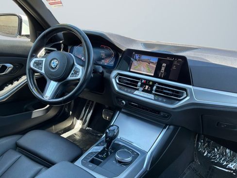 Used 2020 BMW 330i Sedan w/ M Sport Package RWD image 14