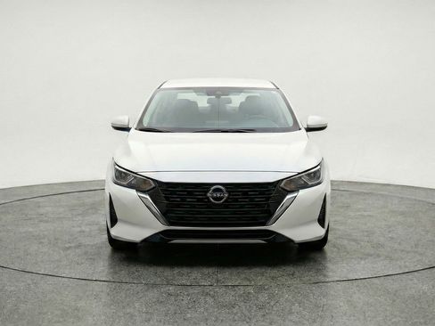 Used 2025 Nissan Sentra SV image 2