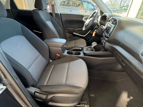 Used 2024 Kia Soul LX w/ Option Group 015 image 47