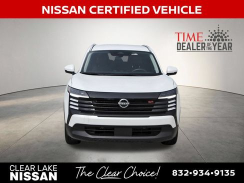 Certified 2025 Nissan Kicks SR FWD image 3