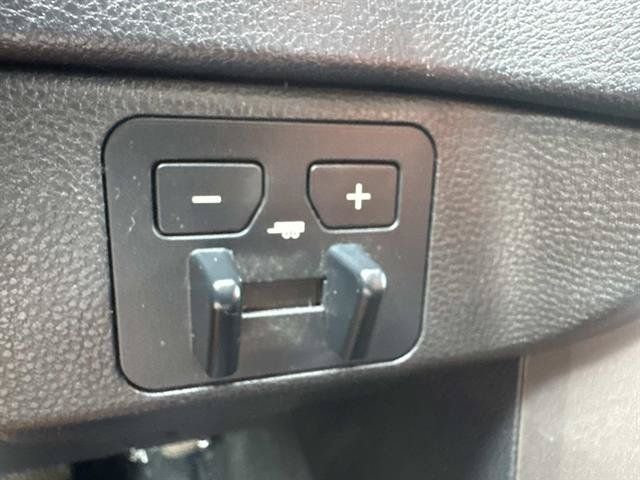 Used 2022 Toyota Tundra SR5 w/ Convenience Package RWD image 17