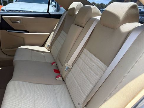 Used 2016 Toyota Camry LE FWD image 11