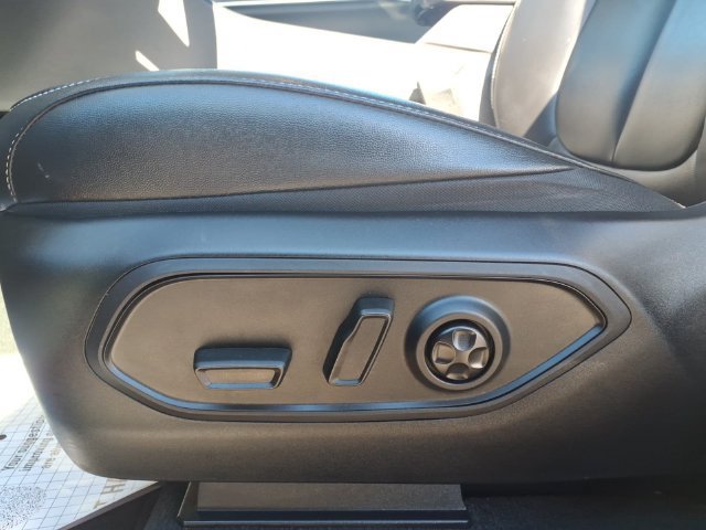Certified 2023 Jeep Grand Cherokee Limited w/ Black Appearance Package AWD/4WD image 20