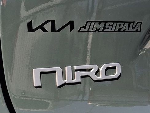 Certified 2023 Kia Niro EX Touring image 32