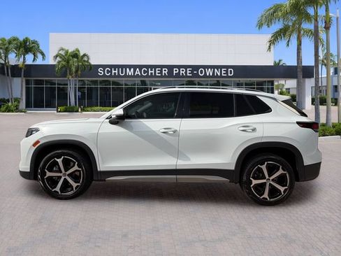 Certified 2025 Volkswagen Tiguan SE AWD/4WD image 4