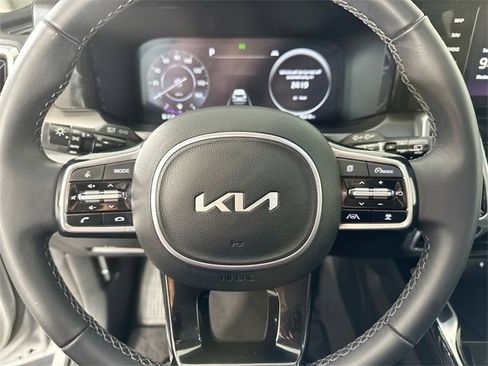 Used 2023 Kia Sorento SX image 22