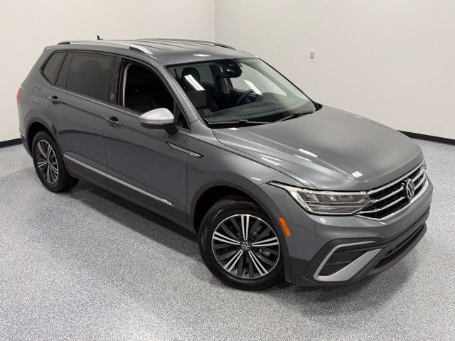 Used 2024 Volkswagen Tiguan Wolfsburg Edition FWD image 33