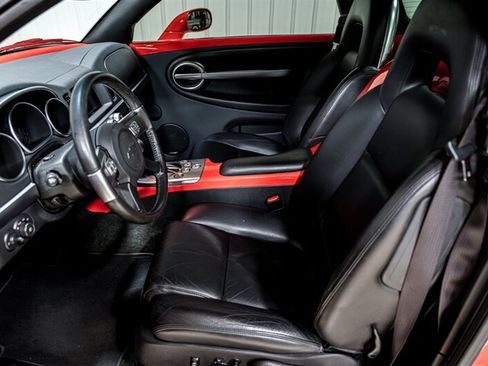 Used 2004 Chevrolet SSR w/ Preferred Equipment Group RWD image 10