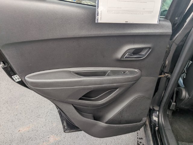 Used 2019 Chevrolet Trax LT w/ LT Convenience Package FWD image 10