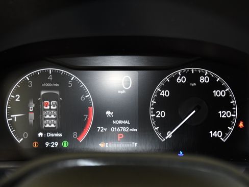 Used 2025 Honda Pilot Touring image 18