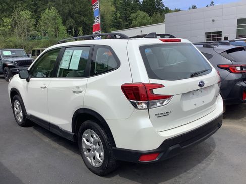 Used 2024 Subaru Forester AWD/4WD image 3