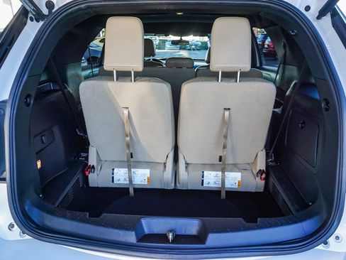 Used 2017 Ford Explorer XLT w/ Equipment Group 202A image 25