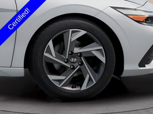 Used 2025 Hyundai Elantra Sport FWD image 8