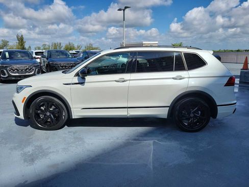 Used 2023 Volkswagen Tiguan SE R-Line FWD image 3