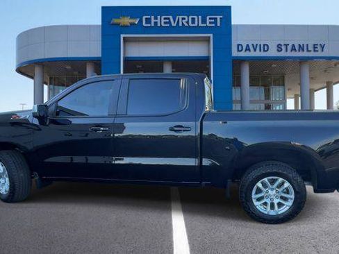 Used 2024 Chevrolet Silverado 1500 LT w/ Z71 Off-Road Package AWD/4WD image 5