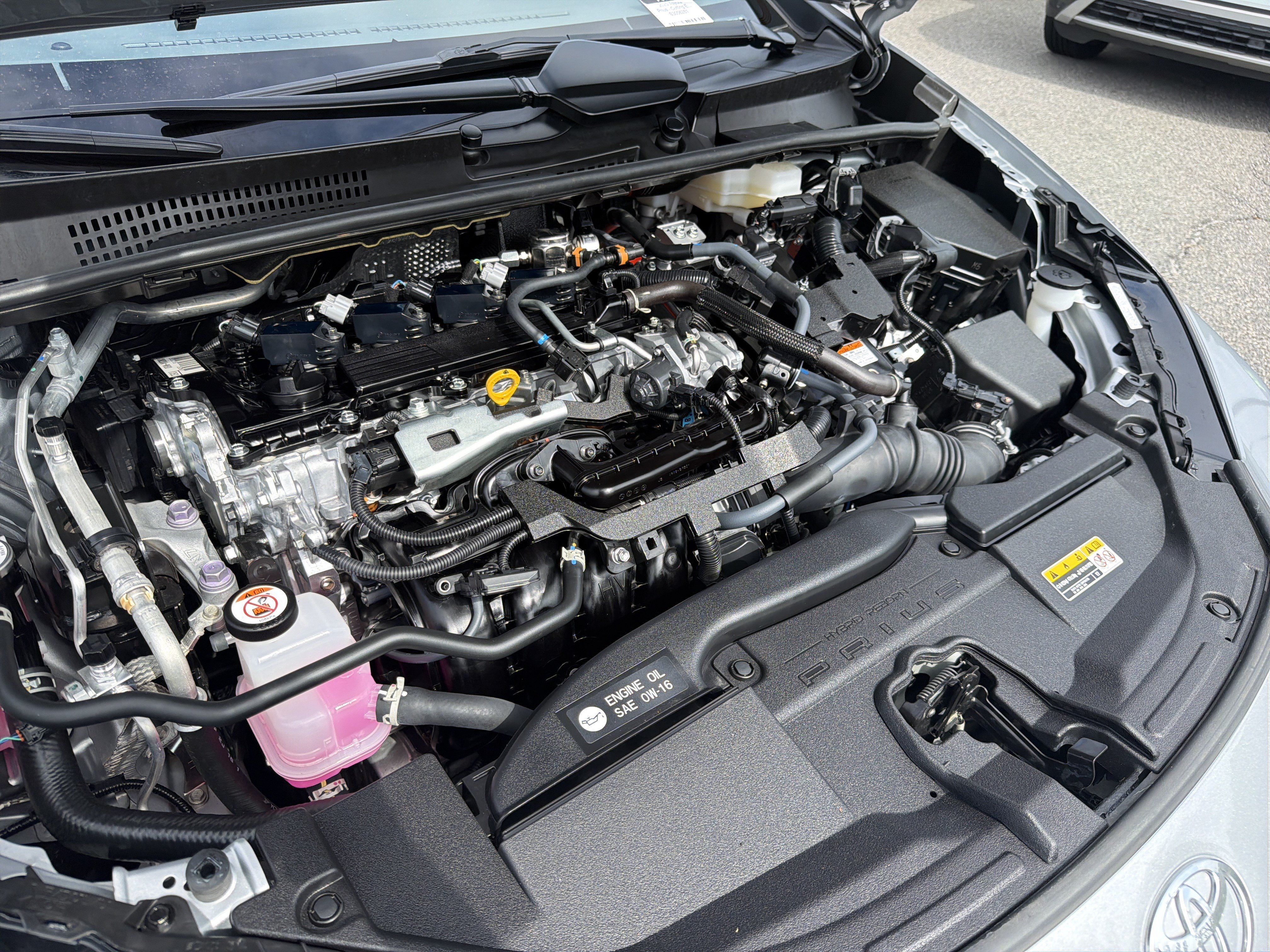 Certified 2025 Toyota Prius LE FWD image 22