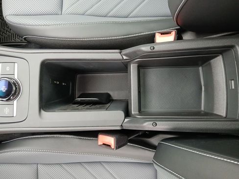 New 2025 Volkswagen Tiguan SE image 25