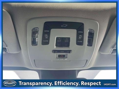 Certified 2021 Toyota Sienna XLE image 33