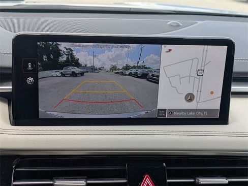 Used 2025 Genesis G70 2.5T image 21