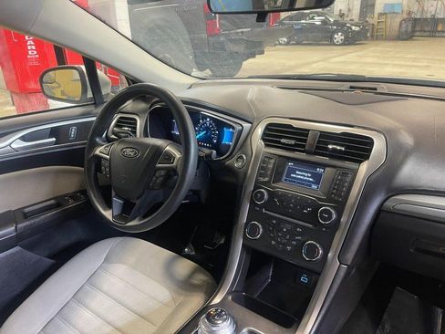 Used 2018 Ford Fusion S image 9