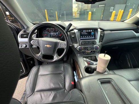 Used 2018 Chevrolet Suburban LT w/ LT Signature Package image 12