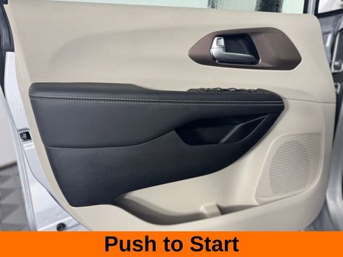 Used 2024 Chrysler Voyager LX image 10