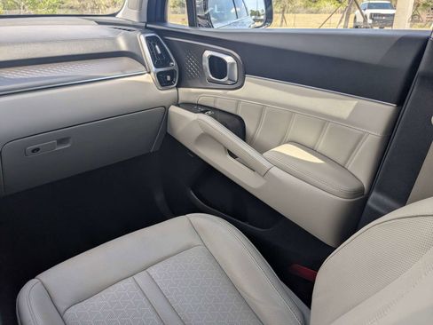 Certified 2023 Kia Sorento SX Prestige AWD/4WD image 21