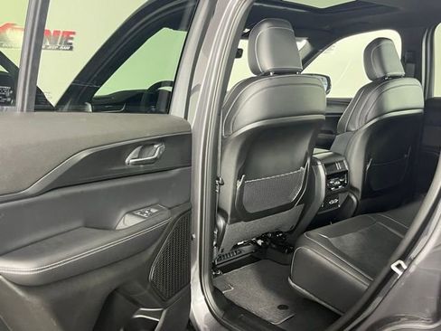 New 2025 Jeep Grand Cherokee Laredo image 25