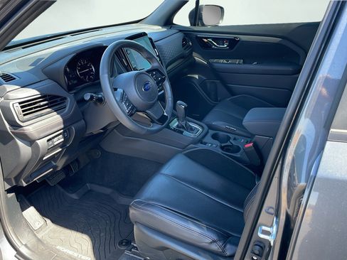 Used 2025 Subaru Forester Touring AWD/4WD image 9