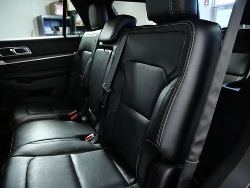 Used 2016 Ford Explorer Limited w/ Equipment Group 301A AWD/4WD image 13